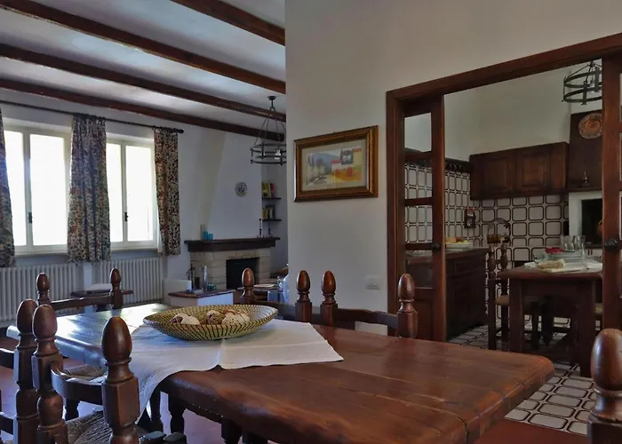 Luisa Βίλα Πέζαρο